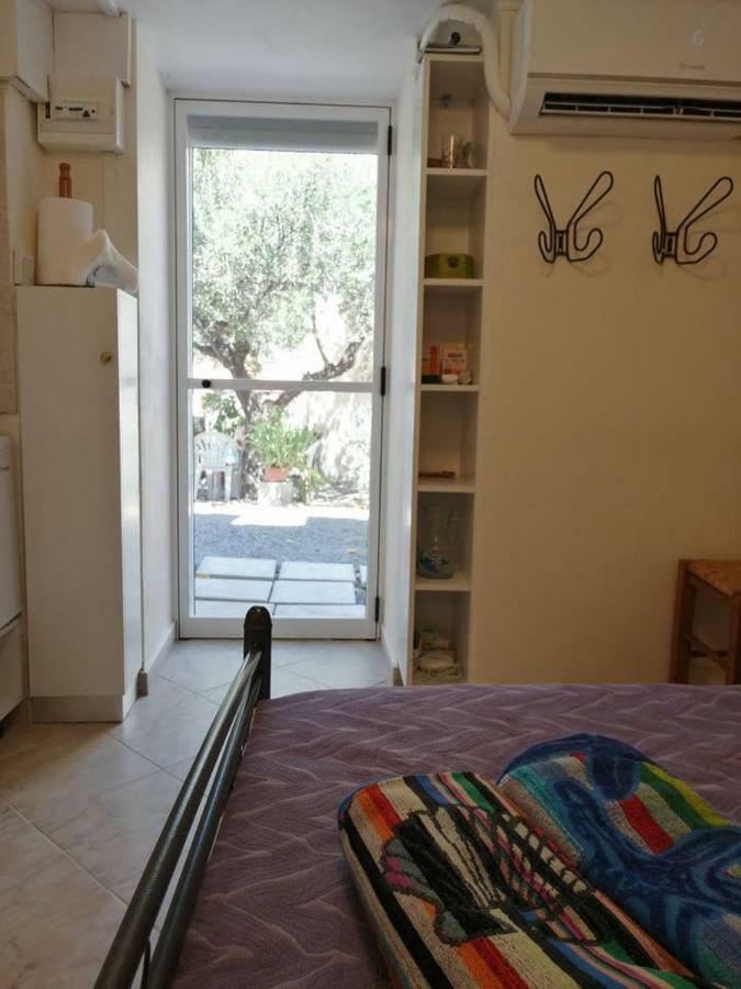 Rodomelo Cute Studio 1 Leonídion Exterior foto